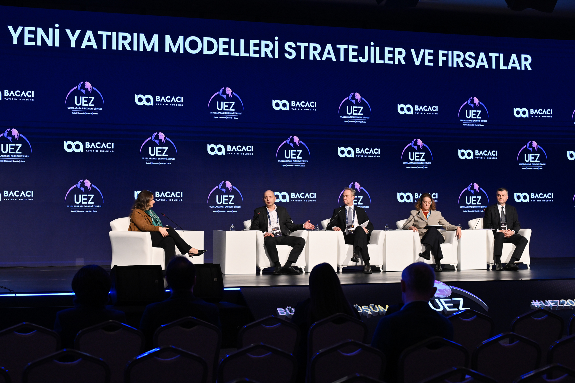 Bacacı Yatırım Holding Uluslararası Ekonomi Zirvesi 2026’da “Yeni Yatırım Modelleri, Stratejiler ve Fırsatlar” panelinde ekonomi dünyasının önemli isimlerini buluşturdu